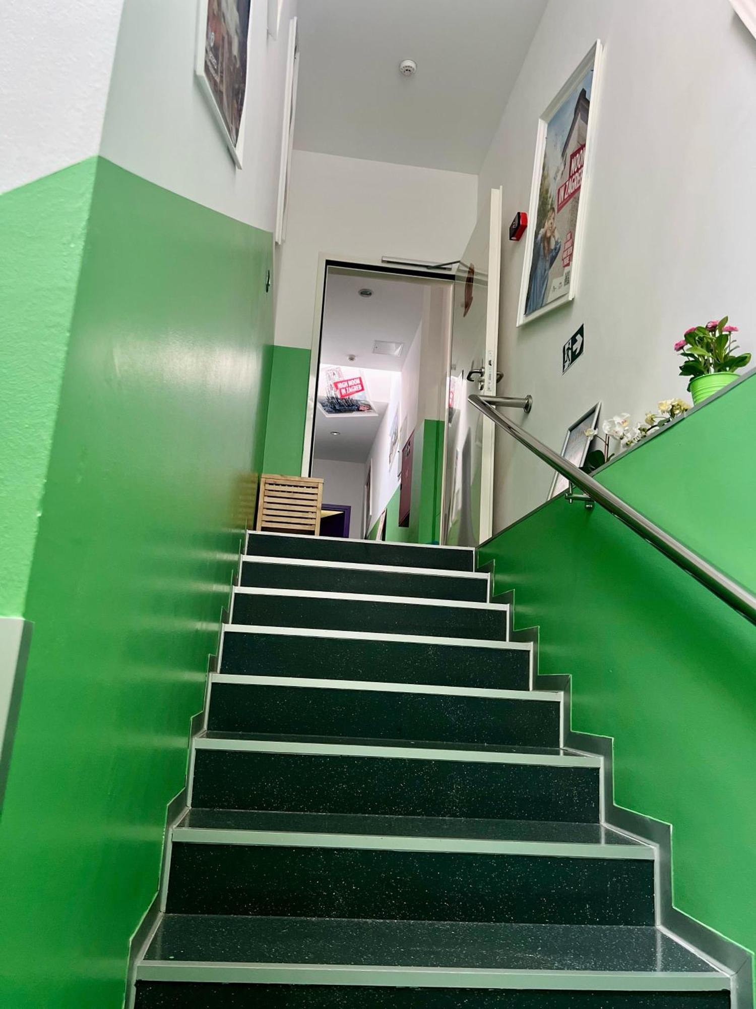 Himalayan Hostel Zagrzeb Zewnętrze zdjęcie